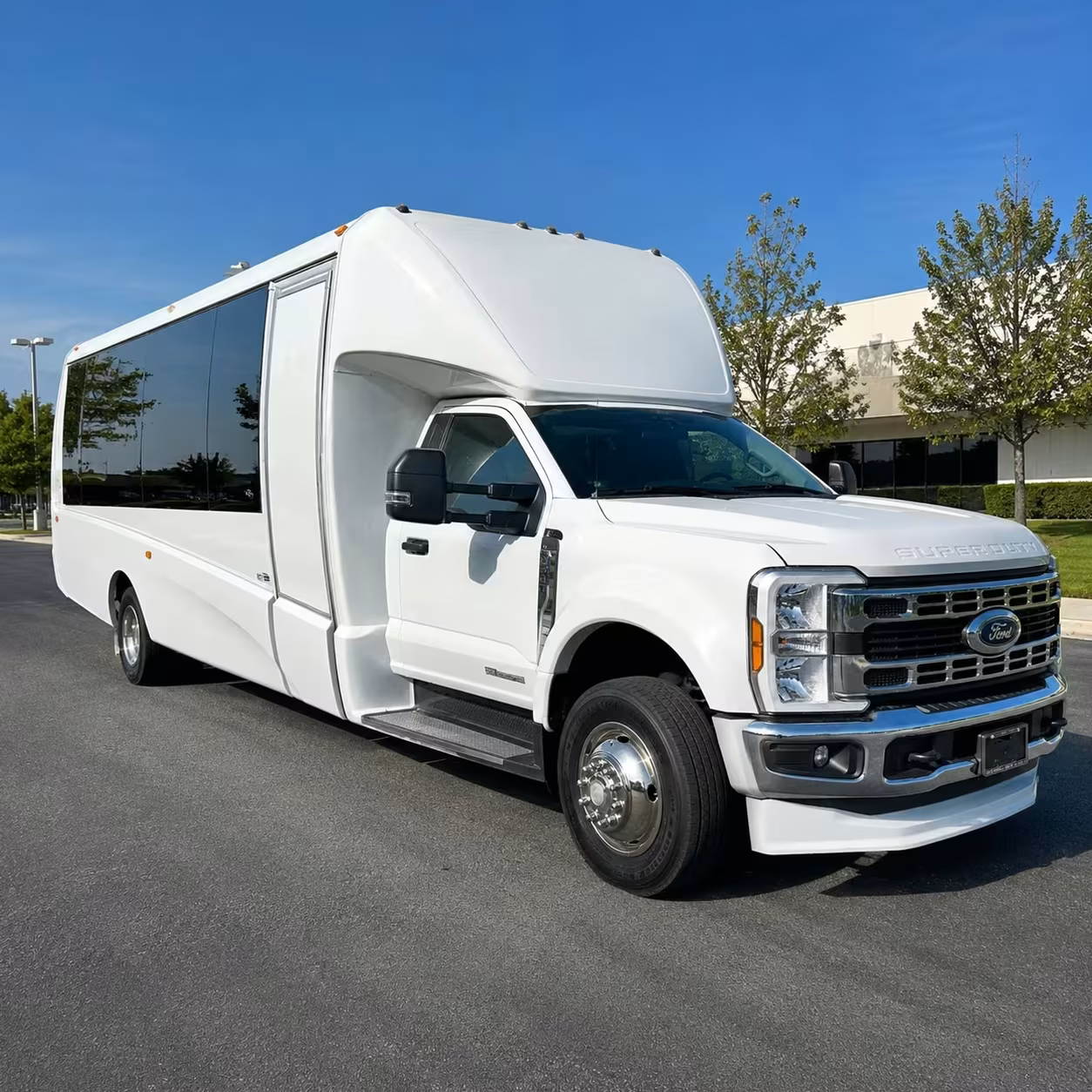 minibus rentals for turlock arts and culture field trips